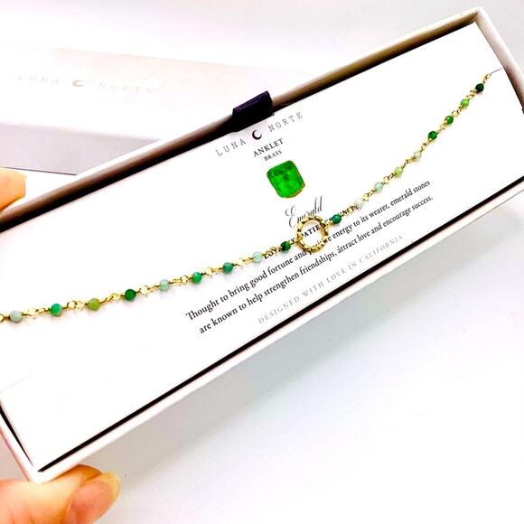 Luna Norte “Emerald” Anklet in 14k gold plated brass - Picture 9 of 10